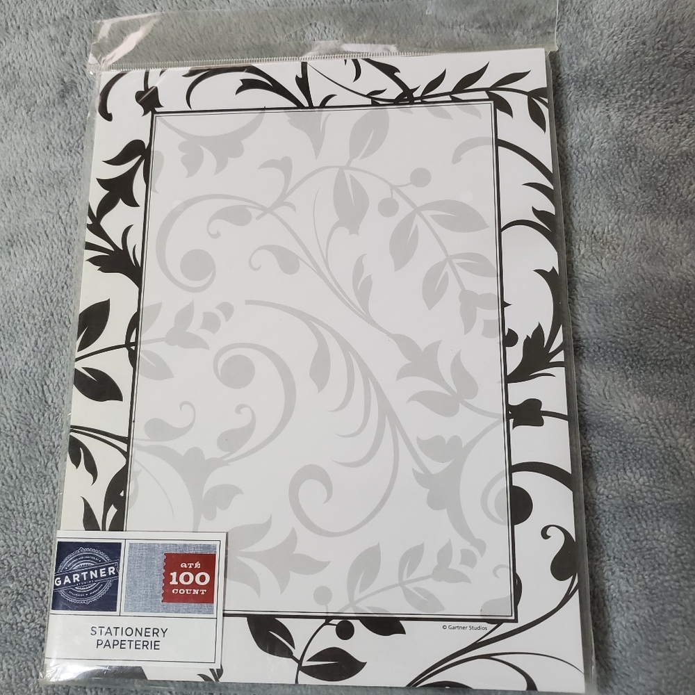 Gartner Studios NWOT Stationery 100 sheets